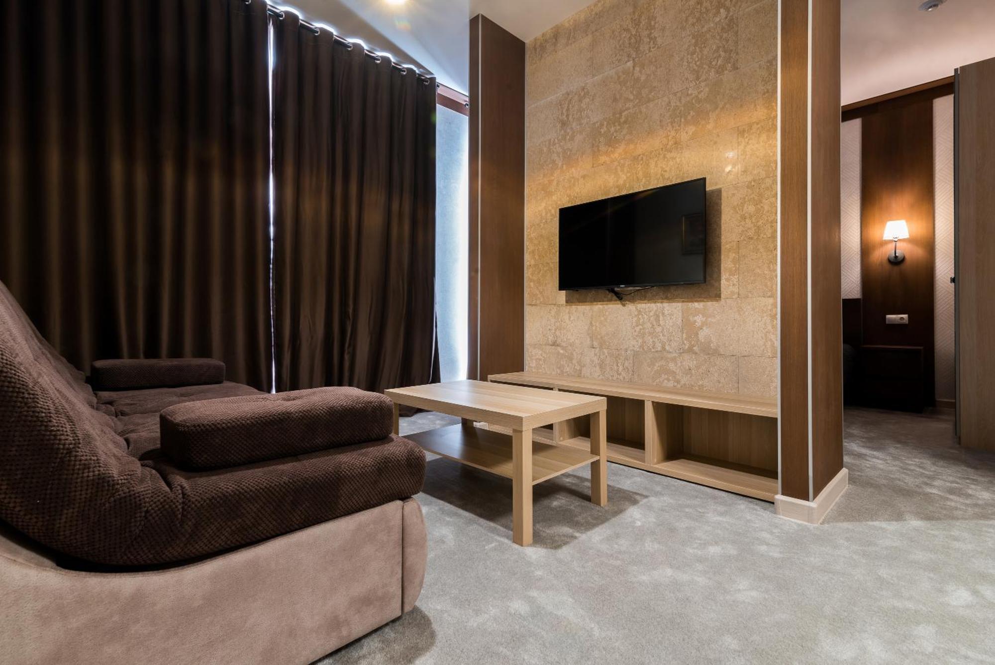 Lacasa Hotel Karagandy エクステリア 写真