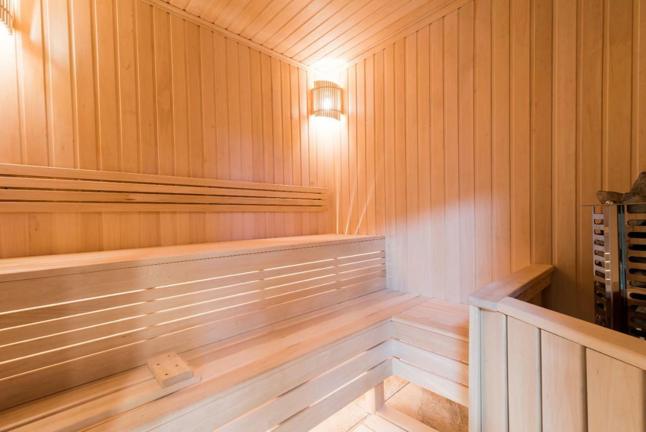 Lacasa Hotel Karagandy エクステリア 写真