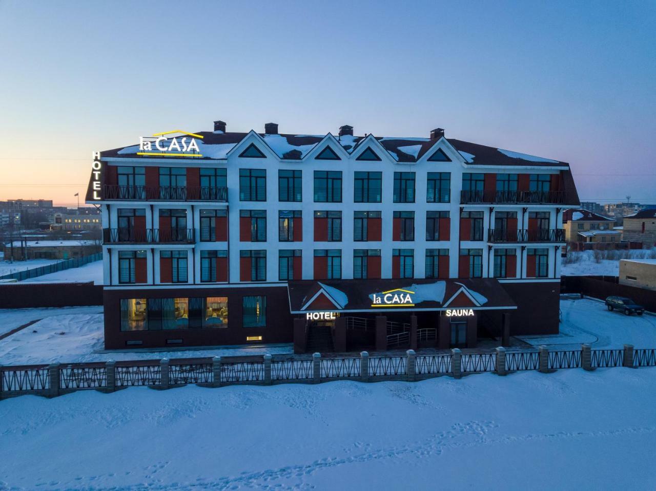 Lacasa Hotel Karagandy エクステリア 写真